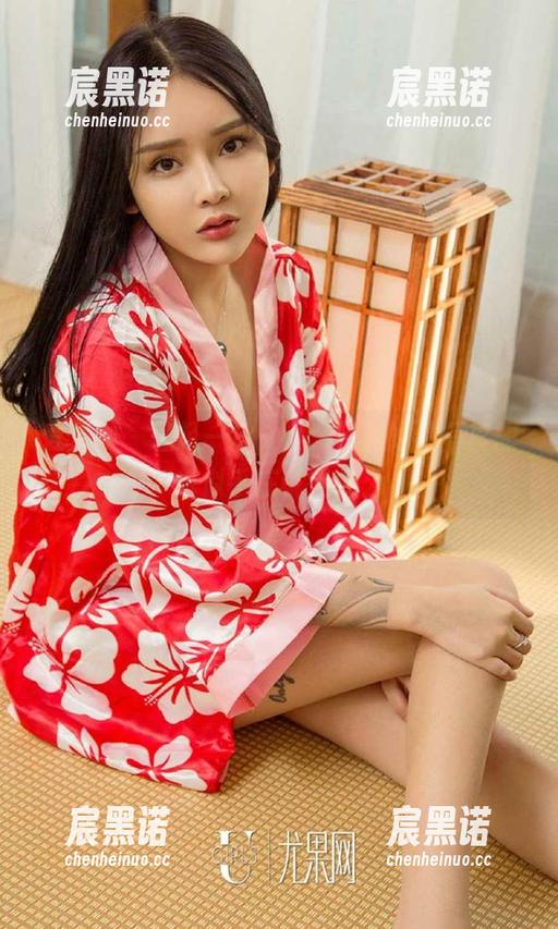 爱尤物-周大萌 爱尤物 - 轻轻一掀,周大萌的婚纱写真图包似乎在说些什么