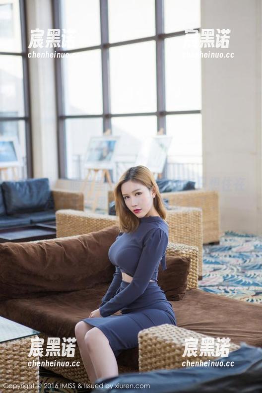 爱蜜社-瑞妤 爱蜜社 - 照片里的瑞妤:我现在只想住在这个毛衣里,再也不想出来了...