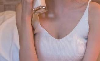 王羽杉的私房清新合集，浴缸中轻轻一抹