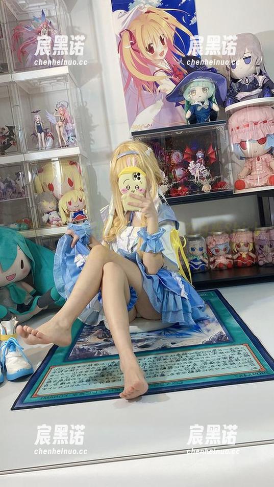 谁能想到，丰川祥子校服可以在白栎Shirly的镜头下这么炫酷？