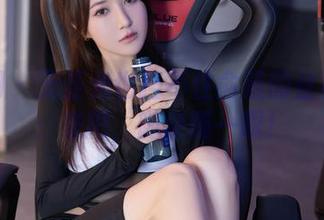 秀人网 - 无圣光也挡不住俞漫的丝袜合集：来吧，随便瞄一眼！
