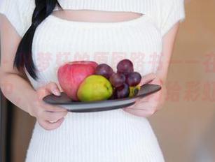 秀人网 - 叶梦轩的原图路书——在这片纯白中，别忘了留点空间给彩虹。