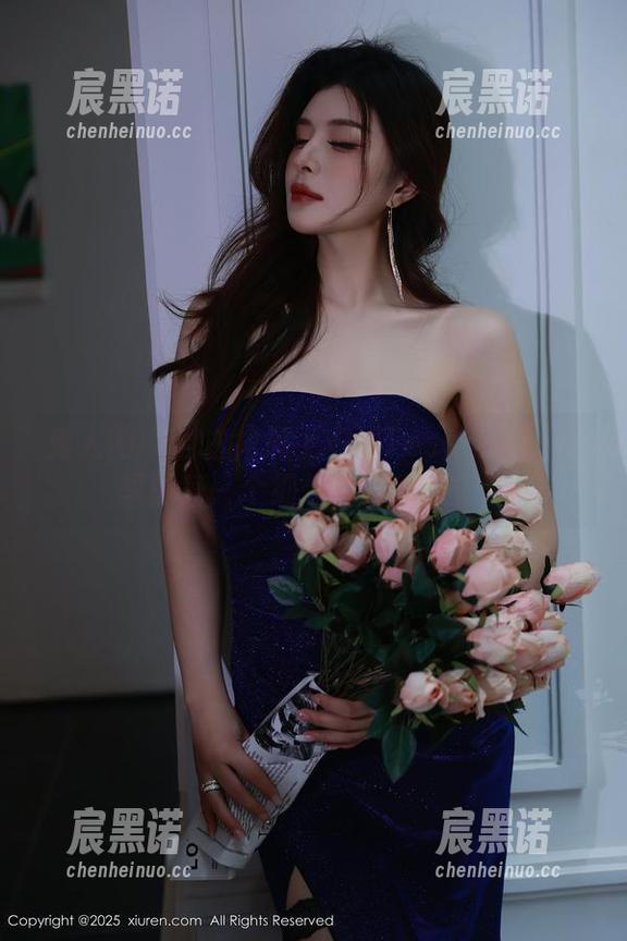 秀人网 - 当白裙遇上安妮Tess——图册里的每一个细节都让我想多了