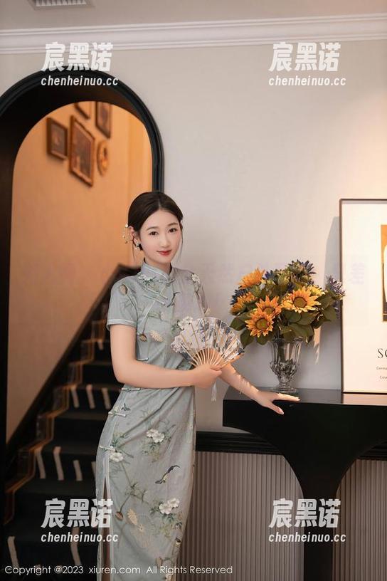 秀人网-小Kiki 秀人网 - 小Kiki的全天然户外写真:只差一条狗!