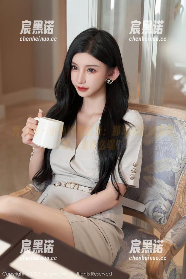 秀人网 - 小兔纯纯全集：那海风里飘荡着的，是什么呢？