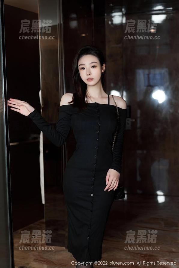 秀人网 - 深夜想起林乐一的套装，图集下载还随便？
