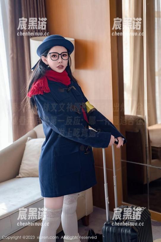 秀人网 - 林文文礼服图集新鲜出炉，分享我看完后的第一反应：哪一件最适合在沙发上吃鸡翅？