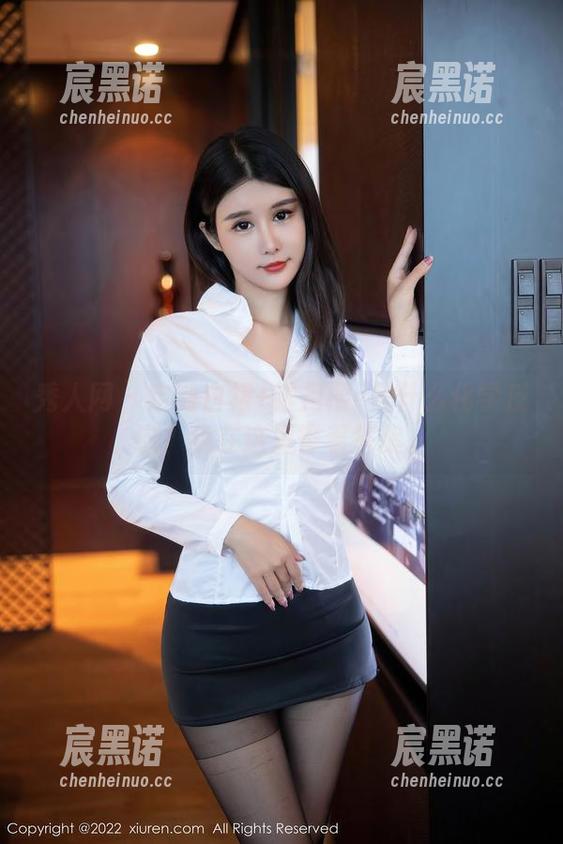 秀人网 - 定制白裙+绯月樱=是什么化学反应？我在这里等着答案。