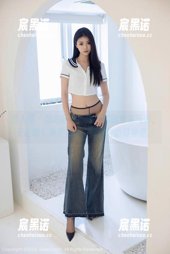 秀人网 - 图包狂欢：芈琳娜的女友气质，无论哪个角度都让人掉进她的眼神里。