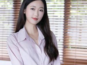 秀人网 - 赤间菀枫牛仔裤图集更新来啦，突然间我也想试试那个角度。