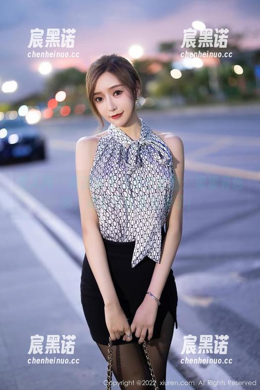 秀人网 - 高清陈芊儿黑白套图：如果有色彩，她们可能要竞争了！