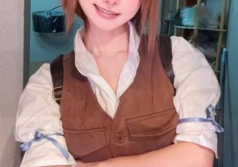紫氯氯的樱花私拍作品，少女们在花海里小心翼翼地绽放