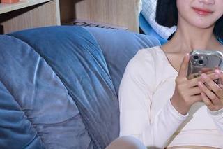绮梦摄影 - 瓜瓜的办公室：网盘里的私密写真，屏幕对面你没见过的她。