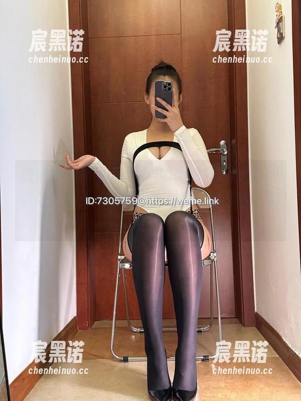 微密圈 - 听说美邵女Baby的黑丝长腿可以让人三天没睡觉？在线等，全集快下载吧！