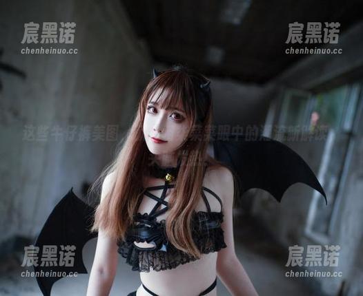 这些牛仔裤美图，就是翎柒菜菜眼中的潮流新解读，头脑发热！