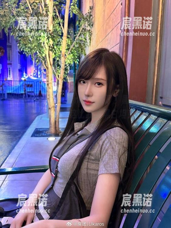 哎呀，腐团儿Ikaros又来了！黑白cos怎么突然让我觉得这比我的黑白坦克还刺眼！