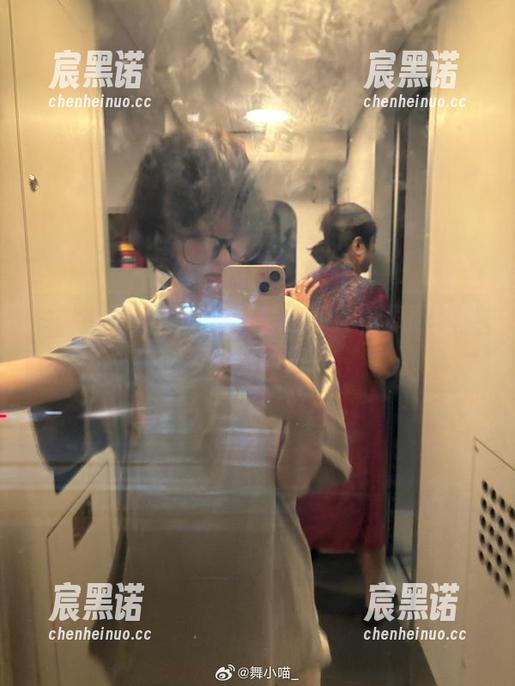 舞小喵的圣诞盛典：美图集锦，里面夹杂着甜甜的意外