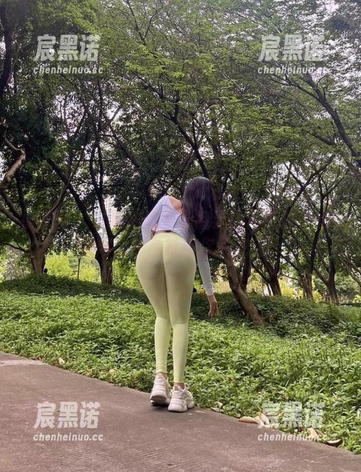 艾拉·isla 微密圈 - 谁说户外瑜伽裤无趣?艾拉·isla的网盘作品打破你的成见!