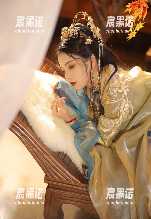 苏嫣qvq：无圣光修女，写真里的叛逆，以诚实撕破虚伪。