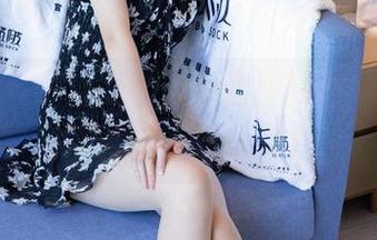 袜啵啵 - 小沫短肉丝新套图更新啦，让我们及时补充欢乐动力！