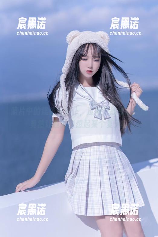 照片中的连体衣女仆，过期米线线的美图竟然让我突然想起某个夏天？