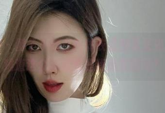 微密圈 - 醇子小姨在连体衣里的无圣光图包，难道这个姿态就是我想要的吗？