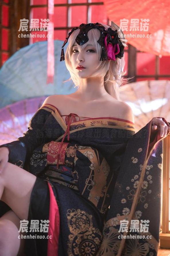 铁板烧鬼舞w 观看铁板烧鬼舞w写真,看到那玉藻前女仆,脑海里竟然浮现出美食的图案?