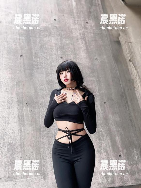 微密圈 - 在陈佩奇的合集里，清新的背影让我突然觉得后面也能很有意思！