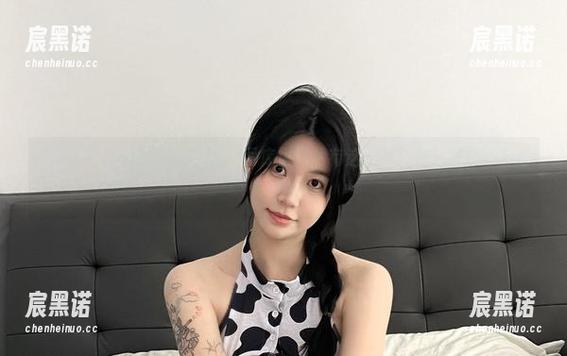 微密圈 - 鱼神鱼的自拍图，图库里居然有这样的实力，自恋不自恋呢？