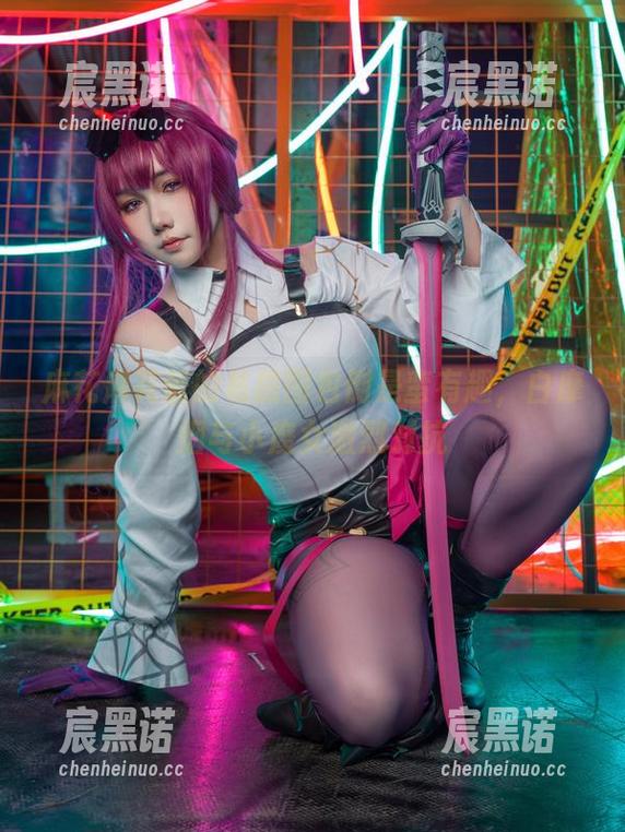 麻花麻花酱的私房图包倒是蛮有趣，白摩烟与小魔女激烈对抗